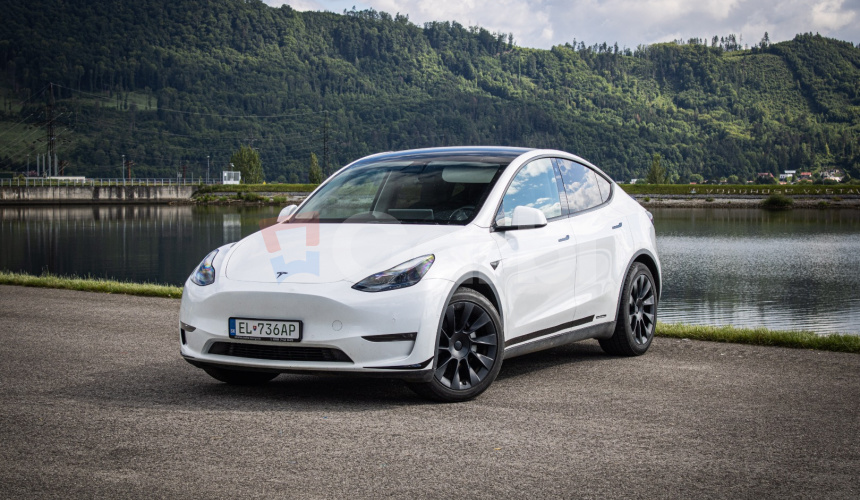 Tesla Model Y Long Range Ryzen, R20, SOH 92%, nelakované, Matrix, 4x dvojité sklá, DPH