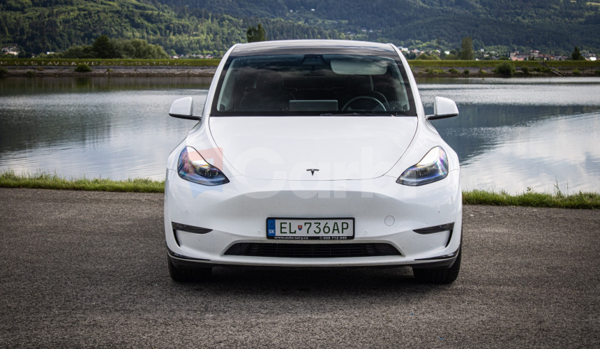 Tesla Model Y Long Range Ryzen, R20, SOH 92%, nelakované, Matrix, 4x dvojité sklá, DPH