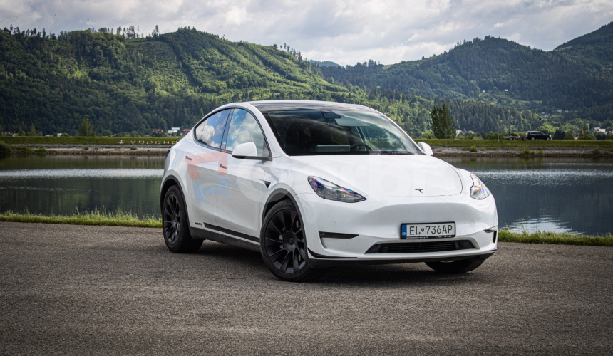 Tesla Model Y Long Range Ryzen, R20, SOH 92%, nelakované, Matrix, 4x dvojité sklá, DPH