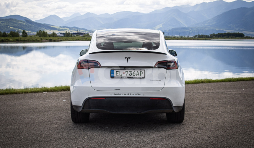 Tesla Model Y Long Range Ryzen, R20, SOH 92%, nelakované, Matrix, 4x dvojité sklá, DPH