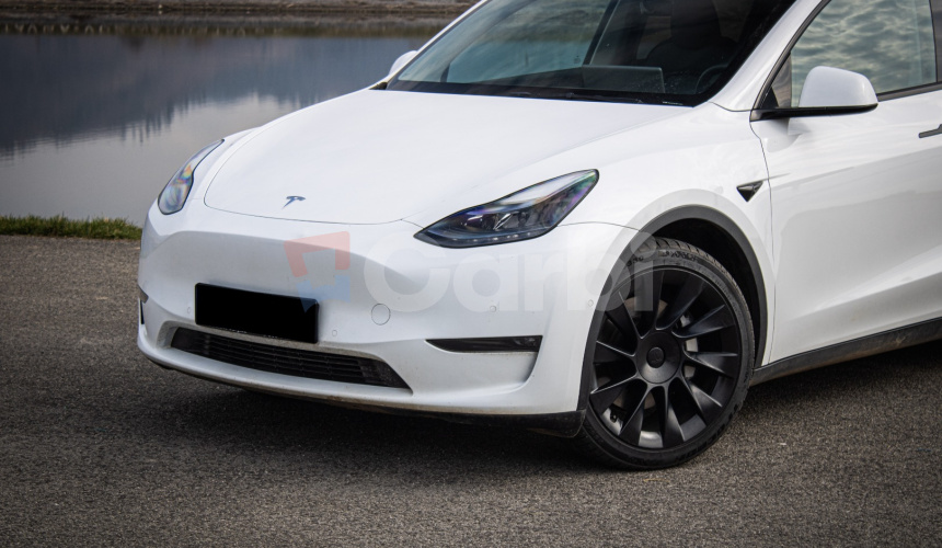 Tesla Model Y Long Range Ryzen, R20, SOH 92%, nelakované, Matrix, 4x dvojité sklá, DPH