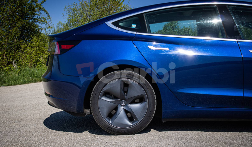 Tesla Model 3 Long Range 75 kWh, Premium Audio, 4x4, ťažné zariadenie, odpočet DPH
