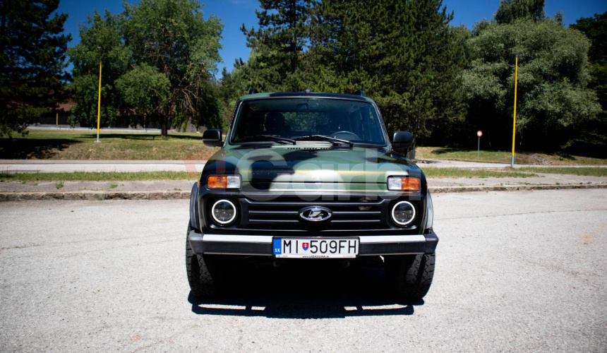 Lada Niva Bronto