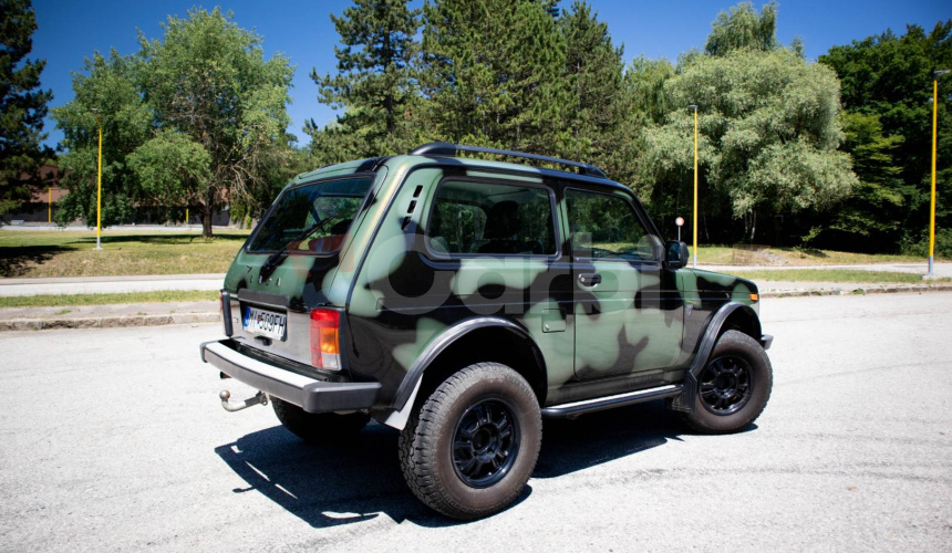 Lada Niva Bronto