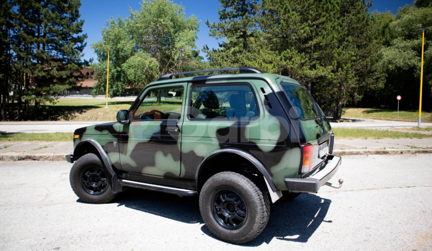 Lada Niva Bronto