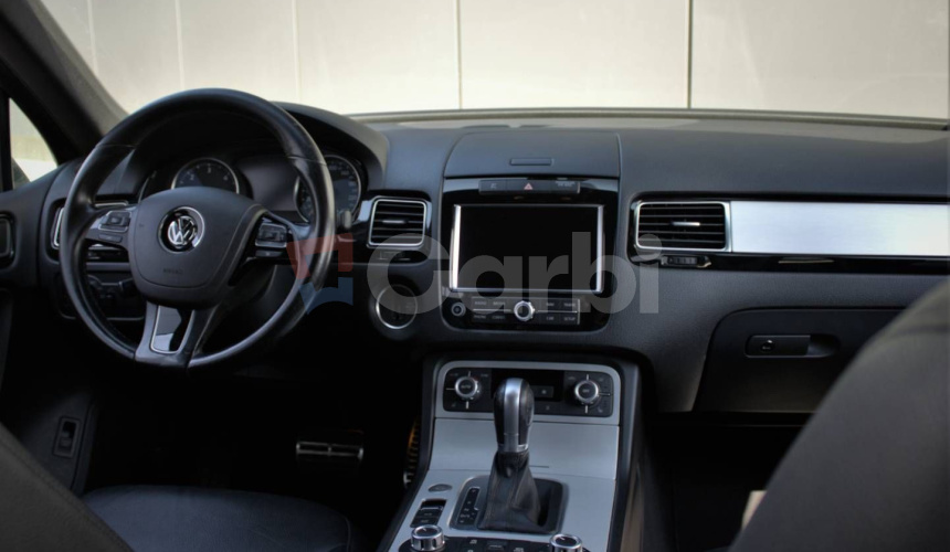 Volkswagen Touareg II 3.0 V6 TDI 240k Premium 4Motion AT8