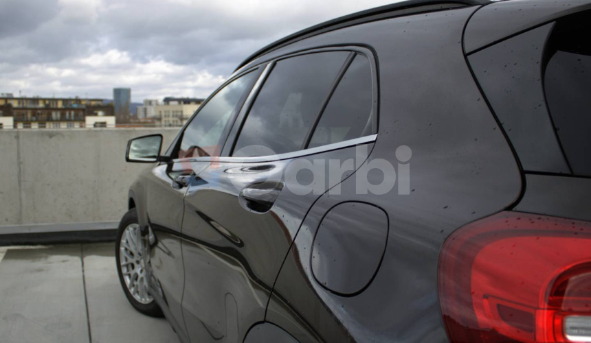 Mercedes-Benz GLA 200 d A/T