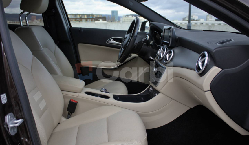 Mercedes-Benz GLA 200 d A/T