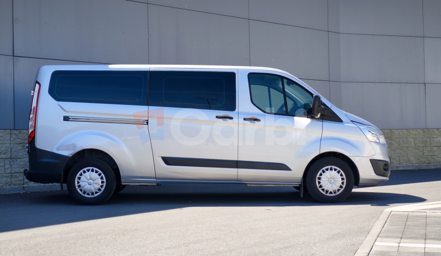 Ford Transit Custom 2.2 TDCi L2H1 9-Miestne