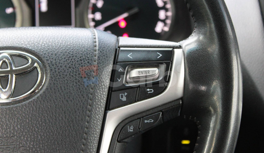 Toyota Land Cruiser 2.8 D-4D 204 Comfort A/T 4x4