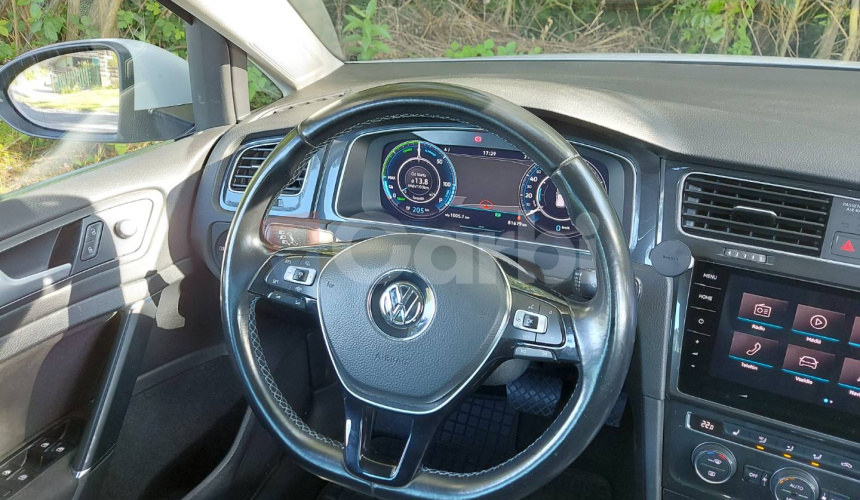 Volkswagen Golf e