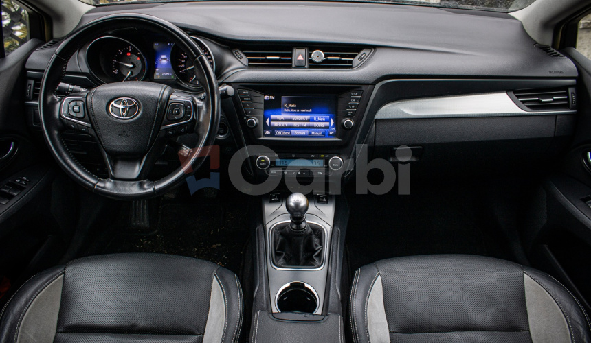 Toyota Avensis Combi 2.0 D-4D S&S Executive, Slovenské, pravidelný servis, kamera