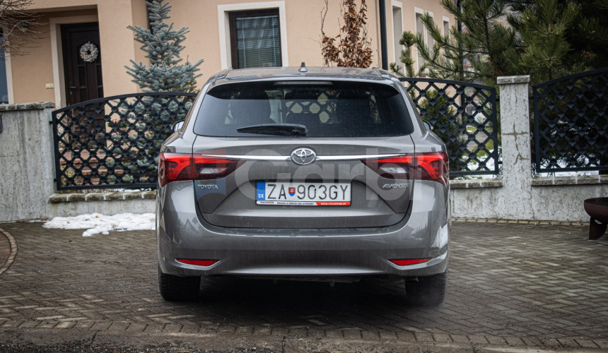 Toyota Avensis Combi 2.0 D-4D S&S Executive, Slovenské, pravidelný servis, kamera