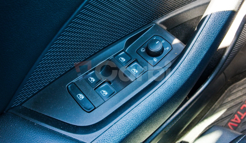 Škoda Octavia Combi 2.0 TDI SCR 150k 7st. DSG automat Nelakované