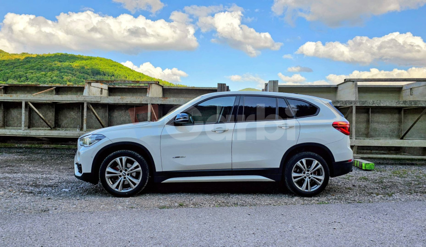 BMW X1 sDrive 18d Sport Line A/T