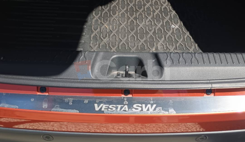 Lada Vesta SW Cross 1.6 16V MPI Ice
