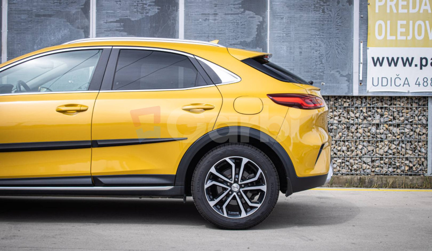 Kia XCeed 1.4 T-GDi Gold, 1. majiteľ, slovenské, nelakované