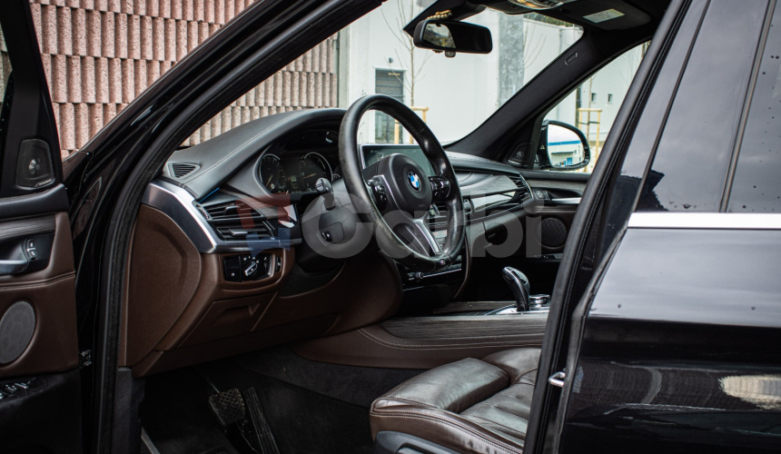 BMW X5 30d xDrive Mpacket, Webasto, nočné, harman, LED, ťažné, 360, softclose