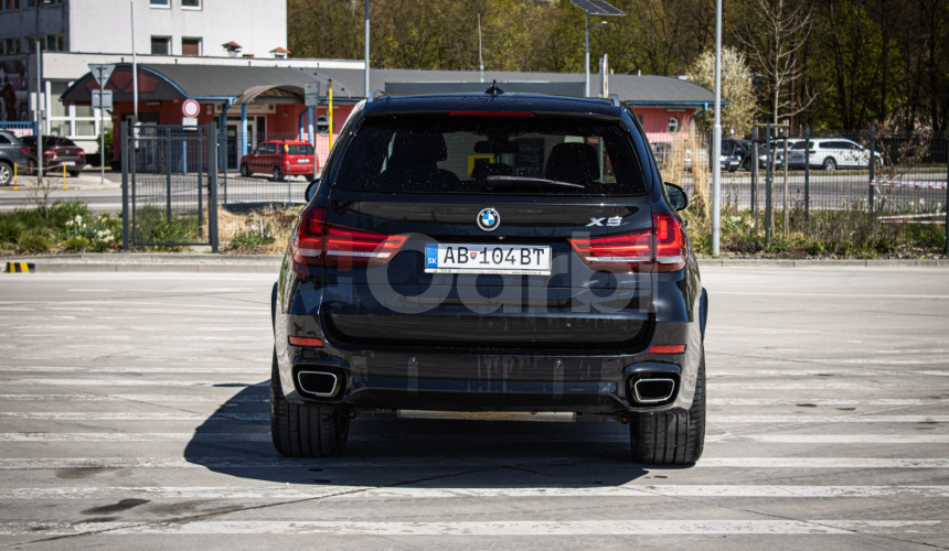 BMW X5 30d xDrive Mpacket, Webasto, nočné, harman, LED, ťažné, 360, softclose