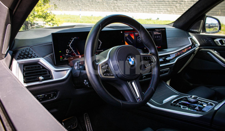 BMW X7 M60i V8 4.4i, Osvetlená predná maska, Executive drive pro, msport package pro