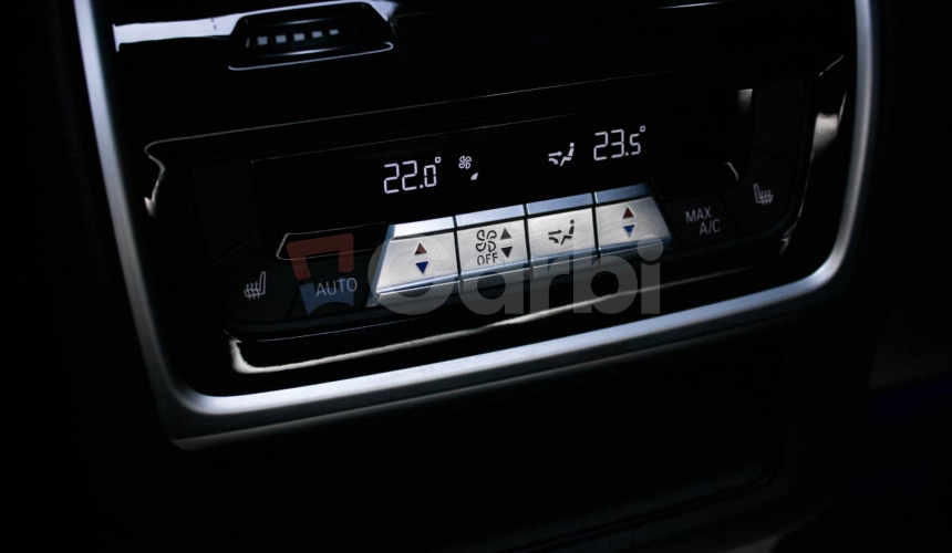 BMW X7 M60i V8 4.4i, Osvetlená predná maska, Executive drive pro, msport package pro