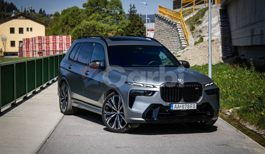 BMW X7 M60i V8 4.4i, Osvetlená predná maska, Executive drive pro, msport package pro