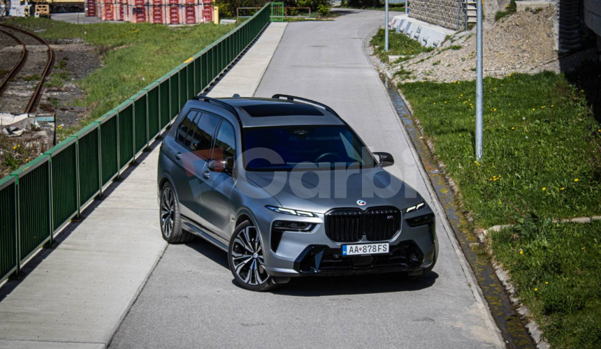 BMW X7 M60i V8 4.4i, Osvetlená predná maska, Executive drive pro, msport package pro