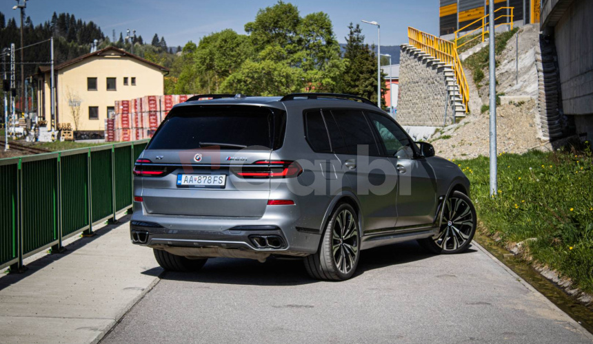 BMW X7 M60i V8 4.4i, Osvetlená predná maska, Executive drive pro, msport package pro