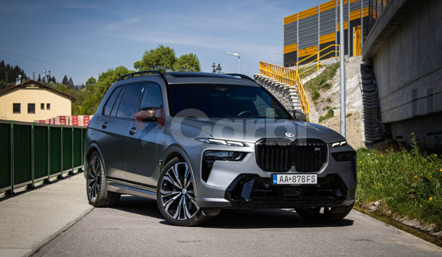 BMW X7 M60i V8 4.4i, Osvetlená predná maska, Executive drive pro, msport package pro