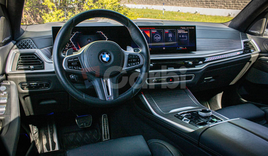 BMW X7 M60i V8 4.4i, Osvetlená predná maska, Executive drive pro, msport package pro