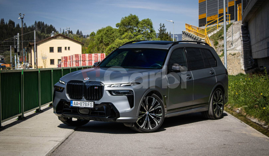 BMW X7 M60i V8 4.4i, Osvetlená predná maska, Executive drive pro, msport package pro