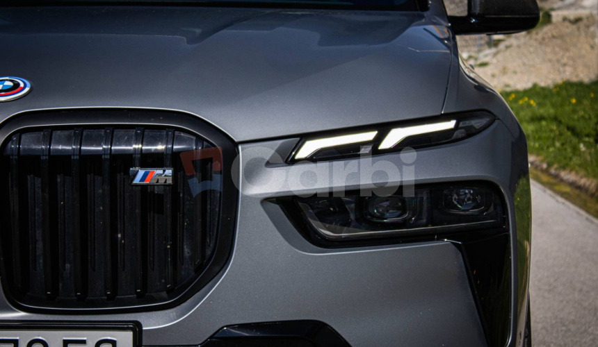 BMW X7 M60i V8 4.4i, Osvetlená predná maska, Executive drive pro, msport package pro