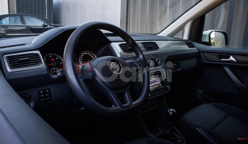 Volkswagen Caddy 2.0 TDI 75kW veľmi pekný stav, ťažné, nové brzdy, vymenené rozvody, ALU