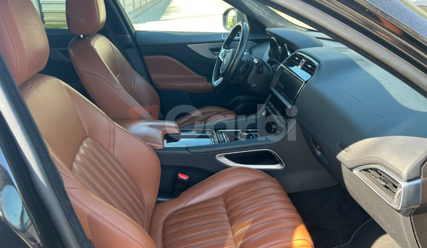 Jaguar F-Pace 2.0 I4 300k Prestige AWD A/T