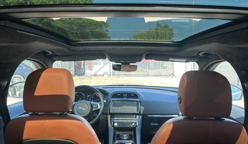 Jaguar F-Pace 2.0 I4 300k Prestige AWD A/T