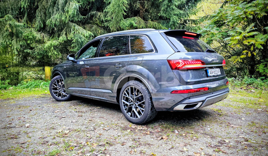 Audi Q7 55 TFSI E