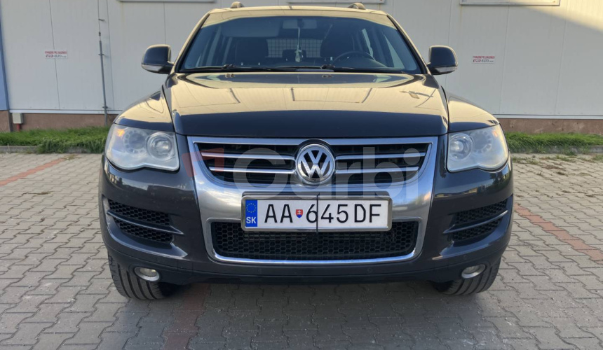 Volkswagen Touareg 2.5TDI 128KW 6st AT 4x4 kúpené SR 2009 ťažné do 3,5t pružinový podvozok