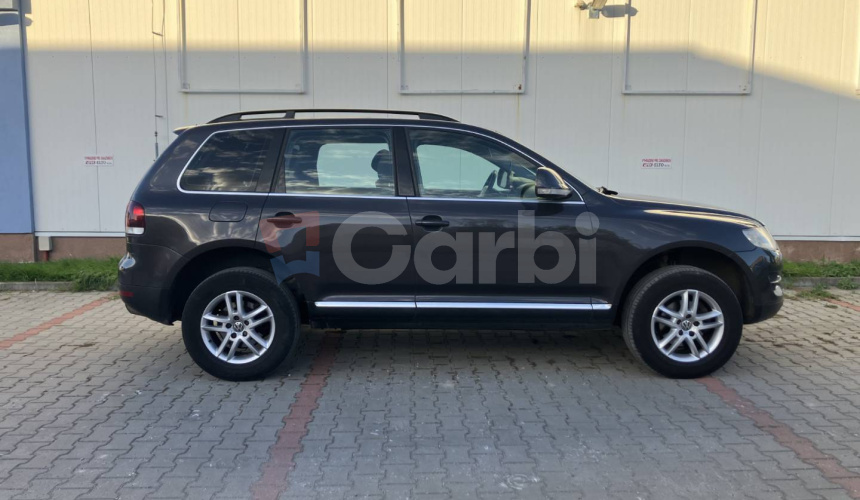 Volkswagen Touareg 2.5TDI 128KW 6st AT 4x4 kúpené SR 2009 ťažné do 3,5t pružinový podvozok