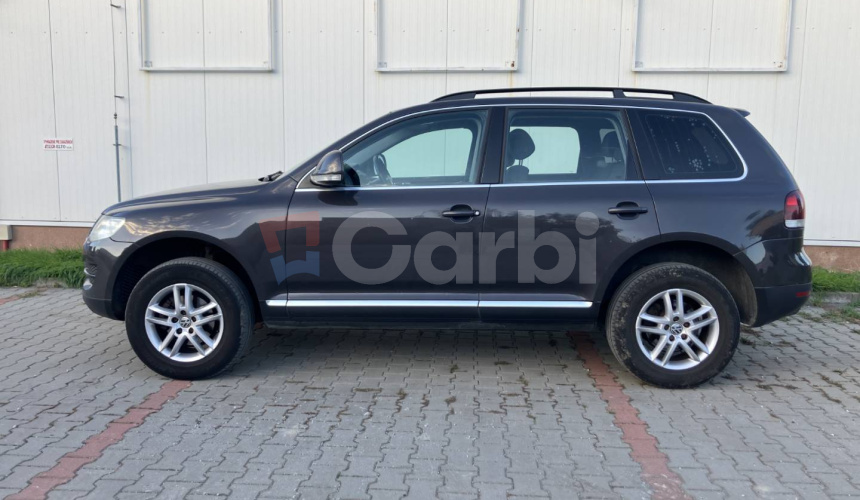 Volkswagen Touareg 2.5TDI 128KW 6st AT 4x4 kúpené SR 2009 ťažné do 3,5t pružinový podvozok