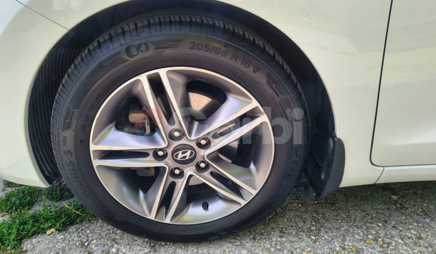 Hyundai i30 1.6i MPI DOHC CVVT Comfort