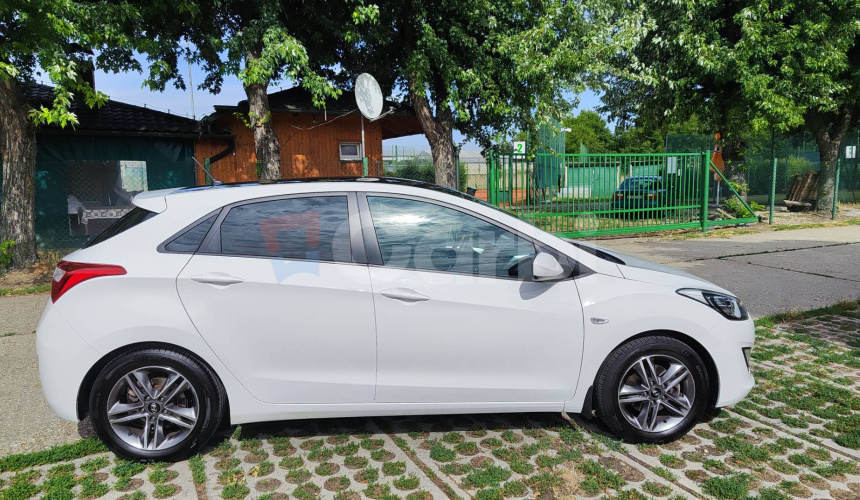 Hyundai i30 1.6i MPI DOHC CVVT Comfort