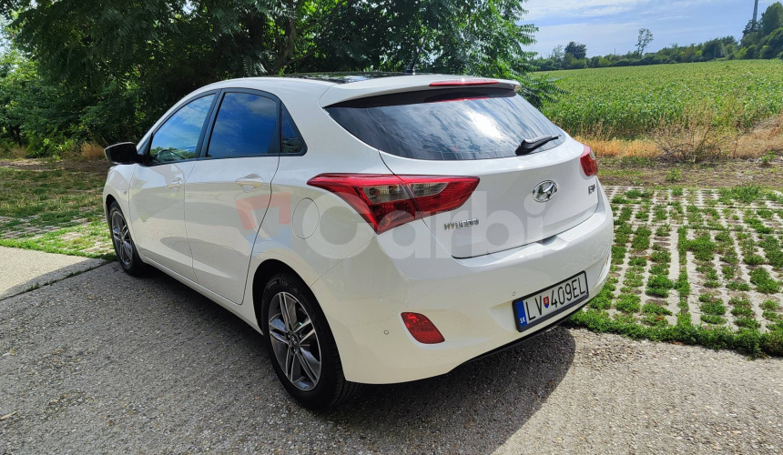 Hyundai i30 1.6i MPI DOHC CVVT Comfort
