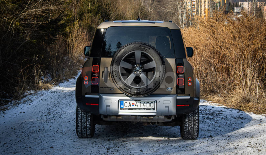 Land Rover Defender 110 P400, nelakované, el. ťažné, nejazdené v teréne, DPH