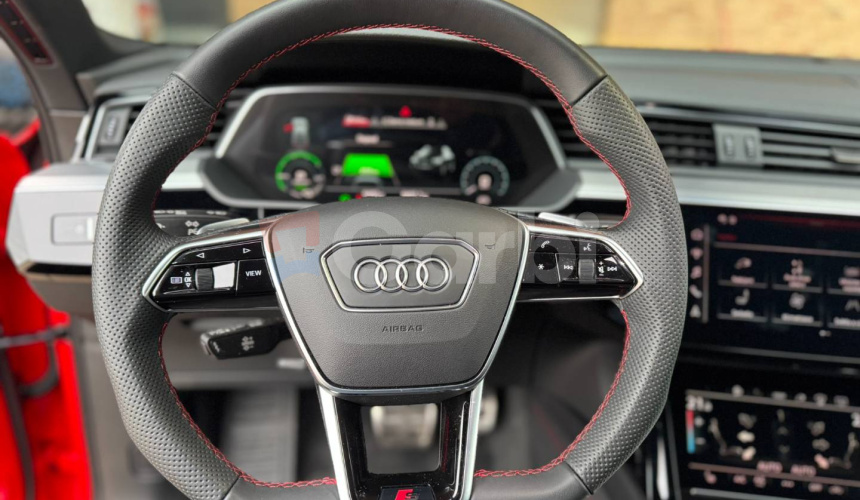 Audi Q8 e-tron Sportback 50 S line quattro