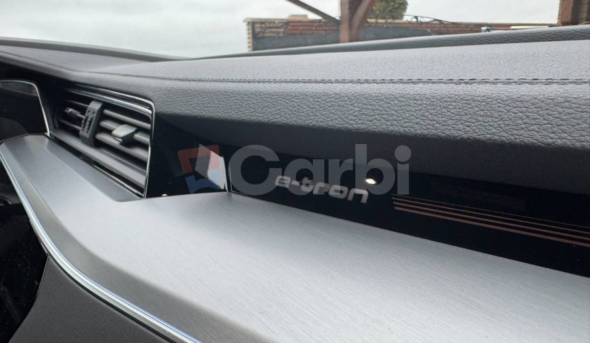 Audi Q8 e-tron Sportback 50 S line quattro