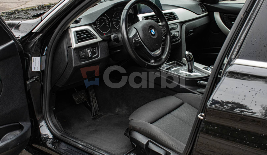 BMW Rad 3 Touring 320d A/T