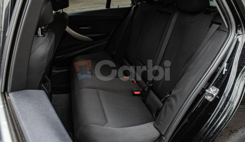 BMW Rad 3 Touring 320d A/T