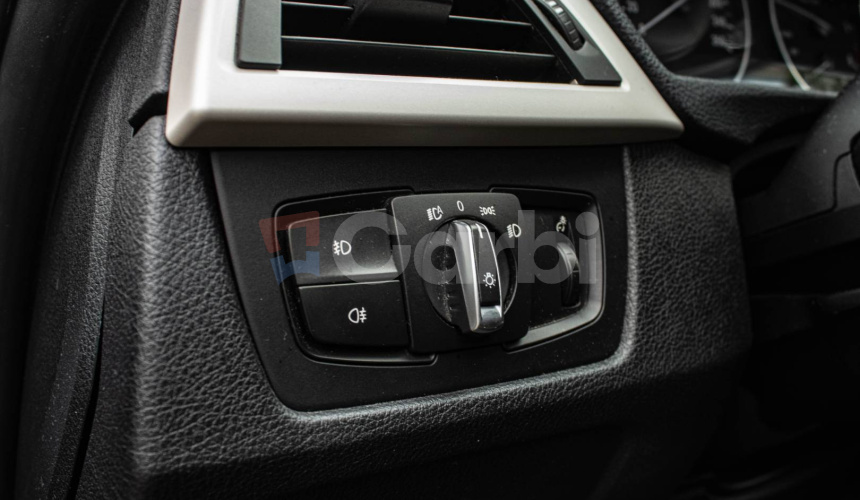 BMW Rad 3 Touring 320d A/T