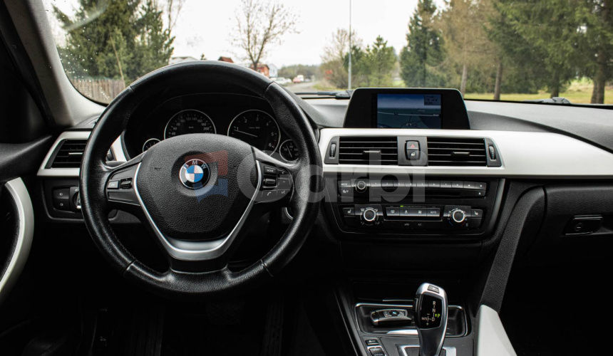BMW Rad 3 Touring 320d A/T