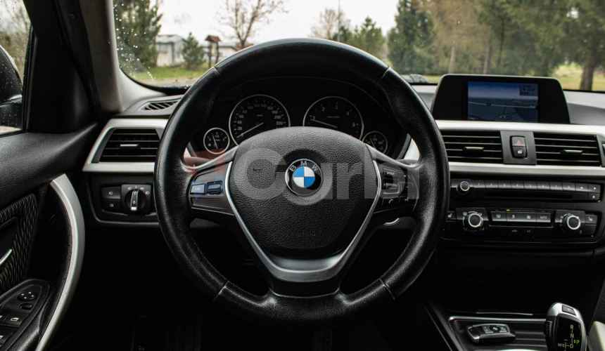 BMW Rad 3 Touring 320d A/T